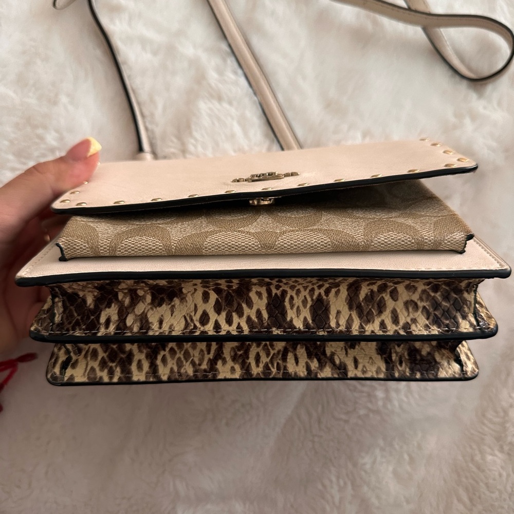 Coach Cream and Tan Crossbody Bag - Picture 2 of 5